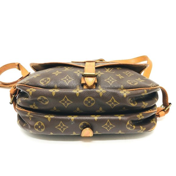 LOUIS VUITTON Brown Monogram Canvas Shoulder Bag - Picture 3 of 14